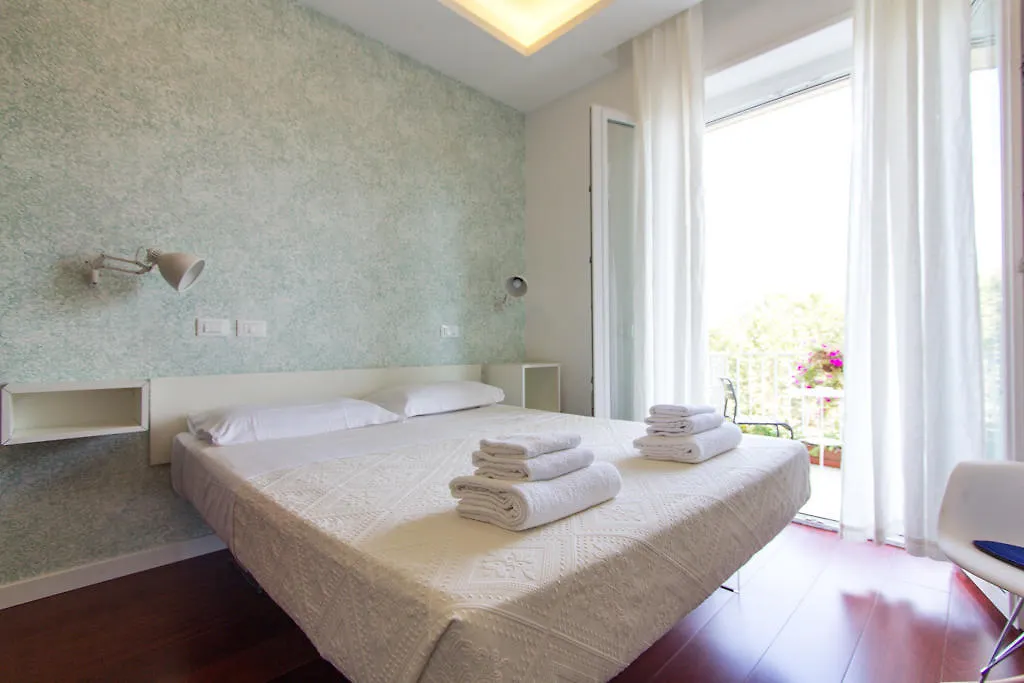 *** לינה וארוחת בוקר רומא Relais Star Of Trastevere איטליה